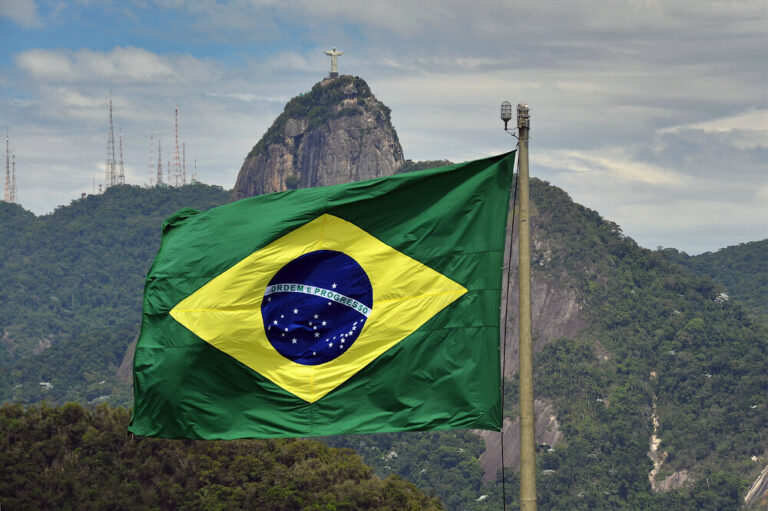 ¿Cómo enviar dinero a Brasil? Guía completa