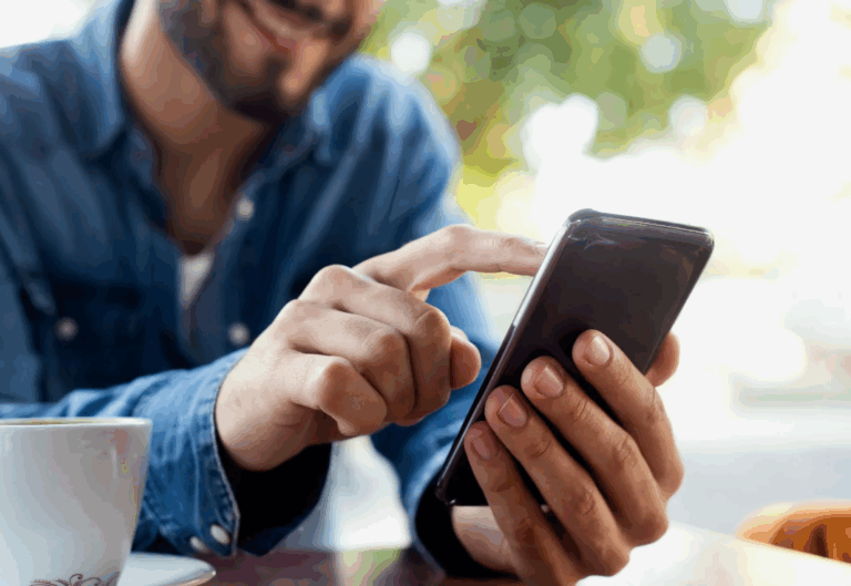 Transferencias bancarias desde el celular: cómo enviar dinero fácil y seguro